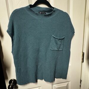 Short-Sleeve Knit Pocket Sweater Vest in Teal